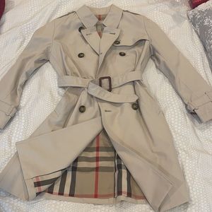 Burberry kids trench coat